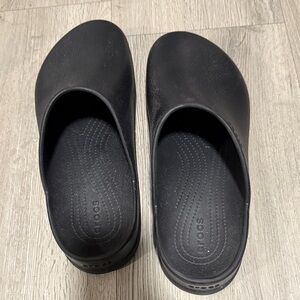 CROCS Classic Black Slip-On Clogs